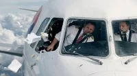 A 17 mil pés, o para-brisa da cabine se soltou por causa de parafusos com milímetros a menos; entenda a história do piloto sugado para fora do avião
